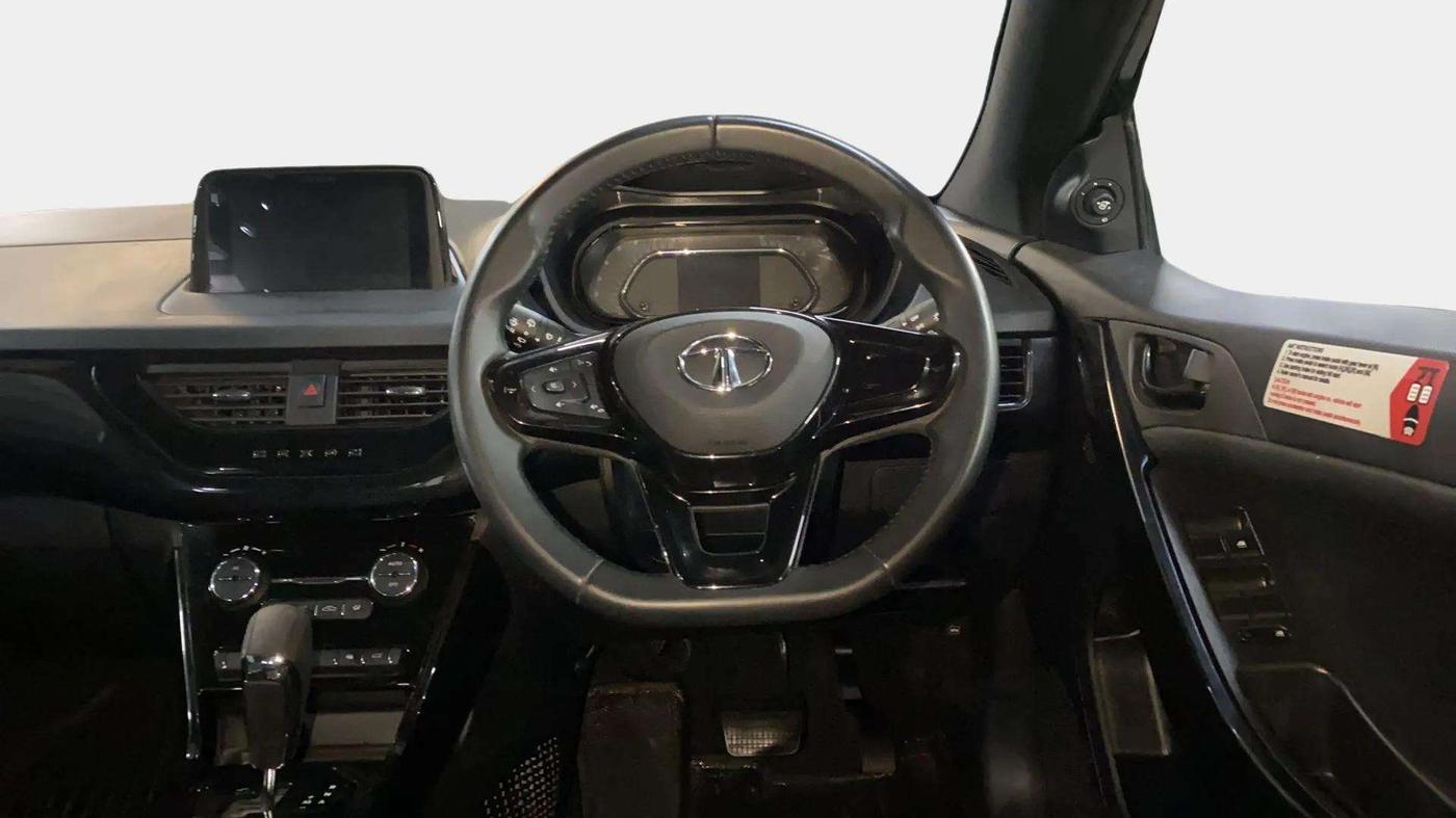 2023 Tata NEXON XZA PLUS DIESEL DARK EDITION, Diesel, Automatic, 16,137 km, Steering Wheel Close Up