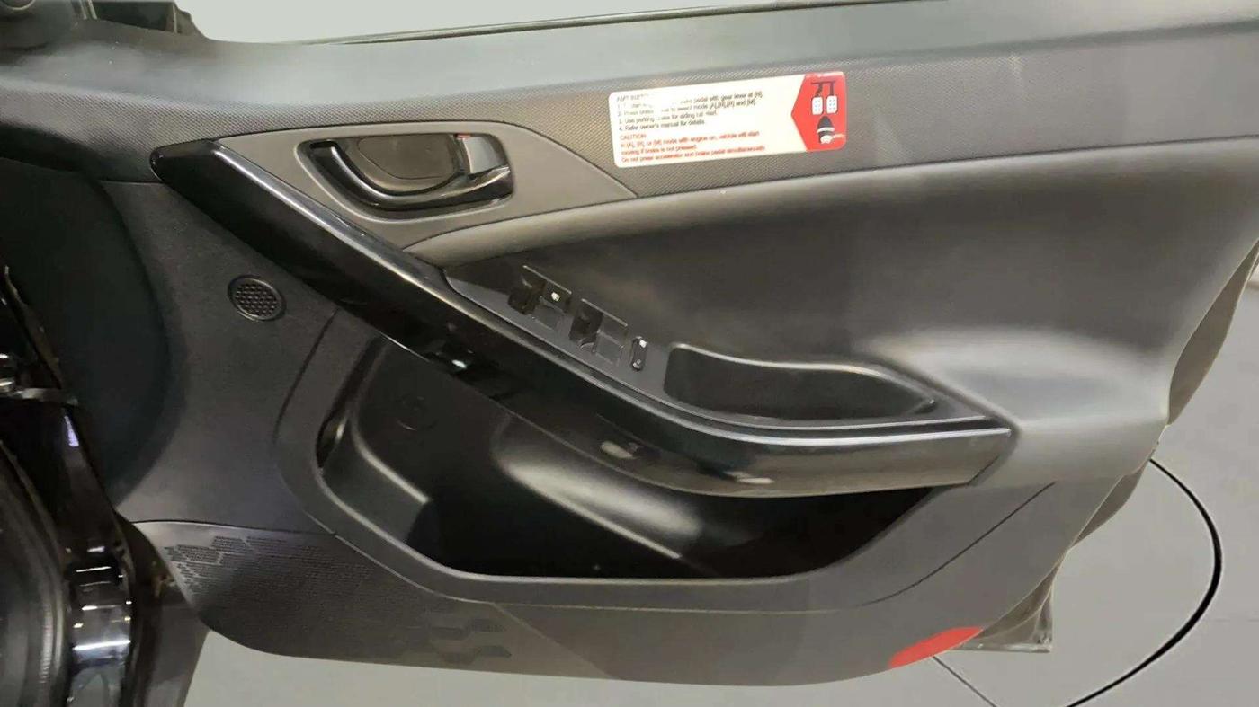 2023 Tata NEXON XZA PLUS DIESEL DARK EDITION, Diesel, Automatic, 16,137 km, Driver Side Door Panels Control