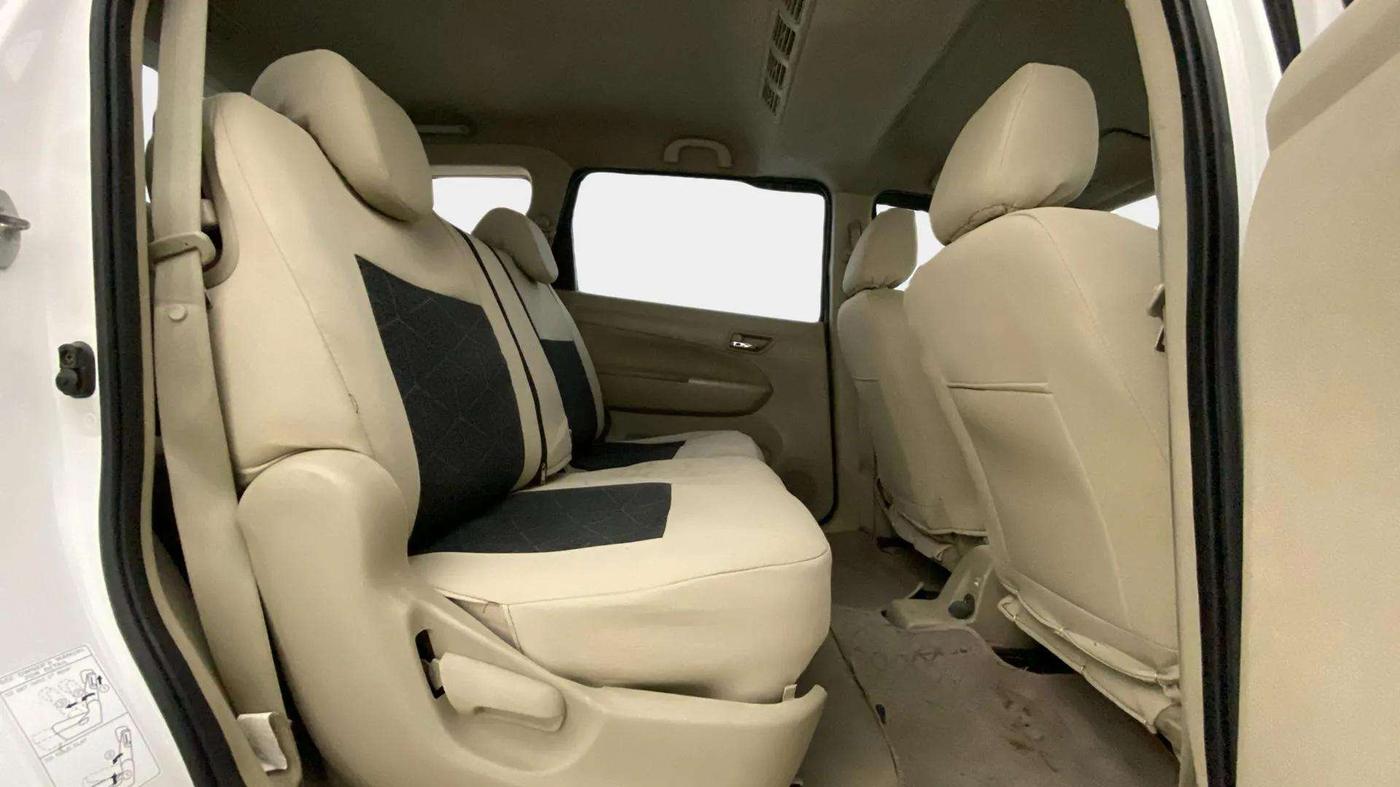2017 Maruti Ertiga VXI, Petrol, Manual, 80,641 km, Right Side Rear Door Cabin