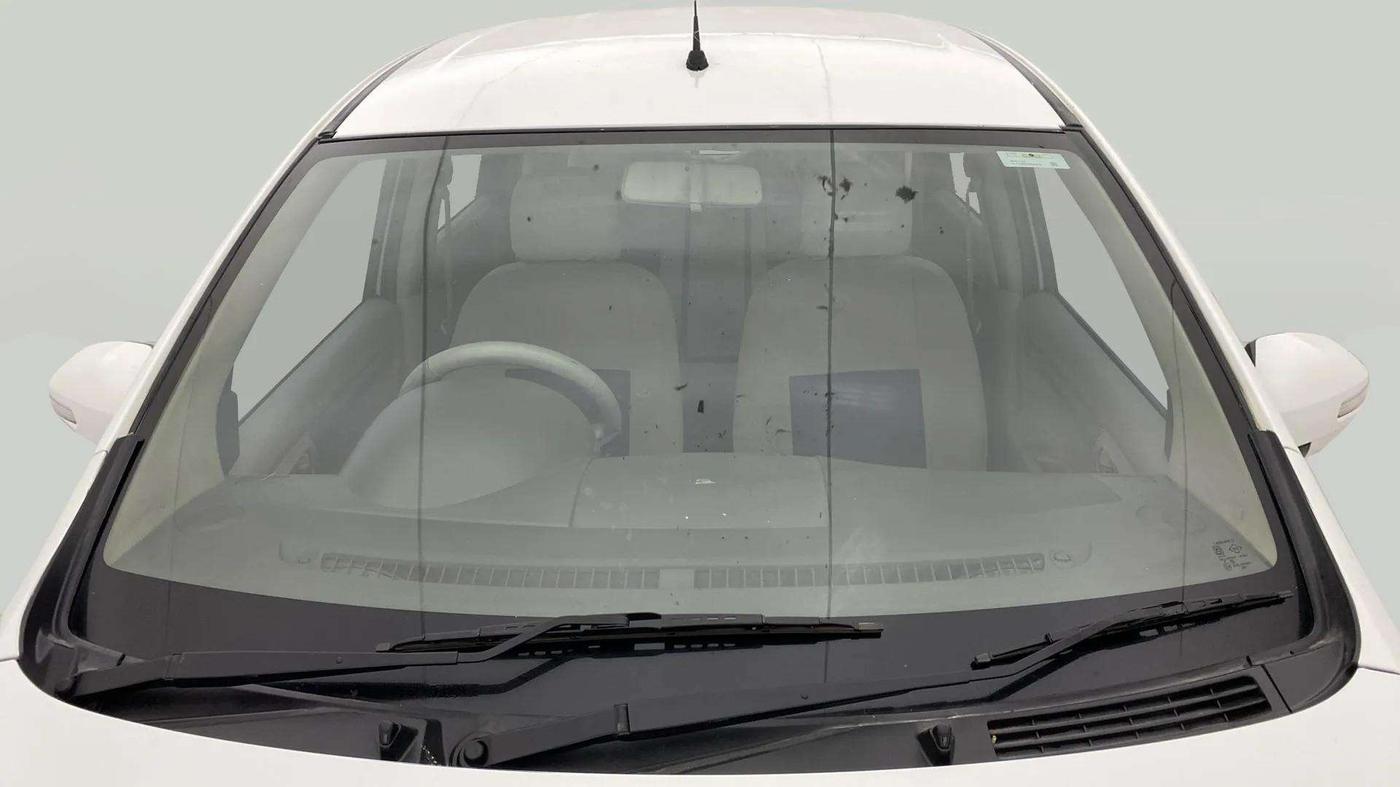 2017 Maruti Ertiga VXI, Petrol, Manual, 80,641 km, Front Windshield