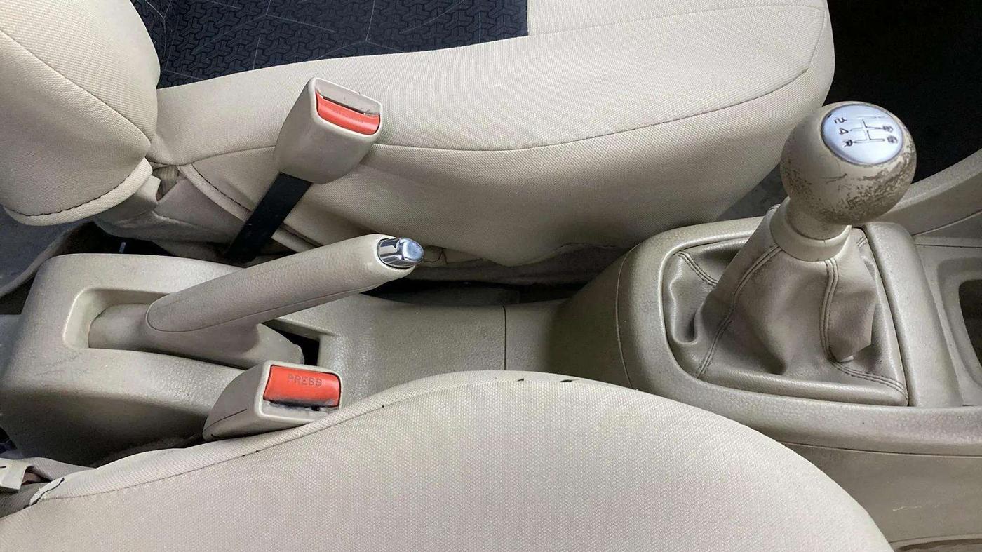 2017 Maruti Ertiga VXI, Petrol, Manual, 80,641 km, Gear Lever