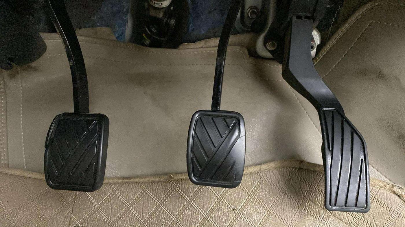 2017 Maruti Ertiga VXI, Petrol, Manual, 80,641 km, Pedals