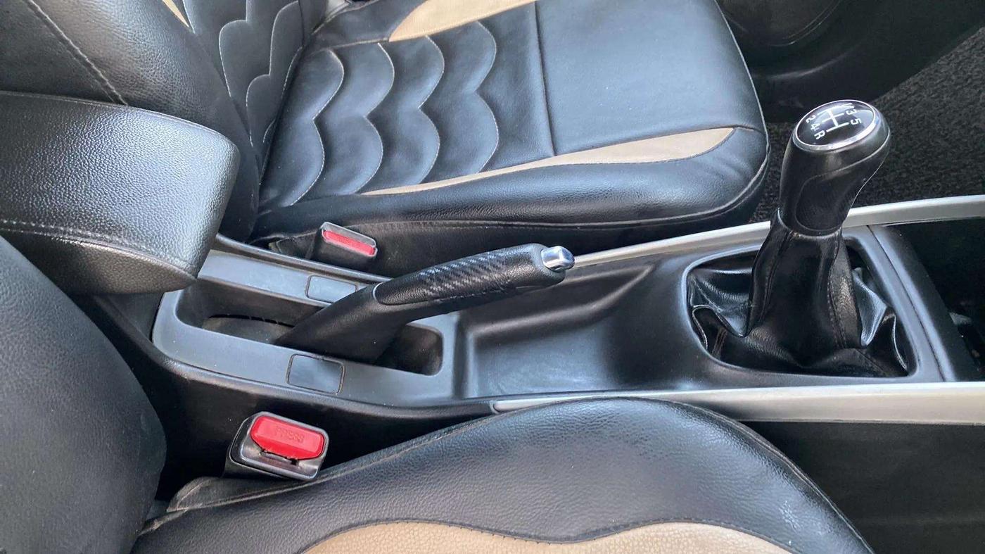 2018 Maruti Baleno DELTA DIESEL 1.3, Diesel, Manual, 43,165 km, Gear Lever