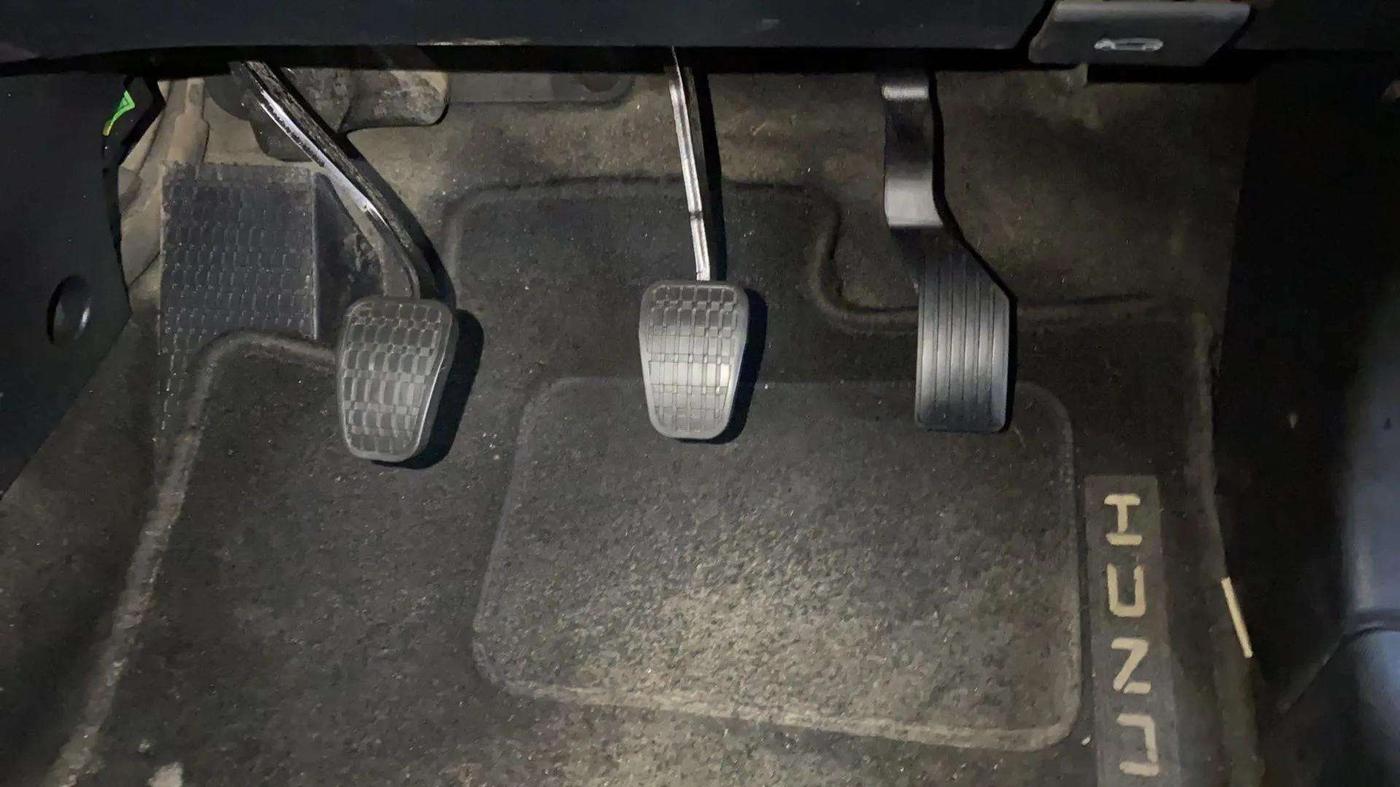 2022 Tata PUNCH ACCOMPLISHED MT, Petrol, Manual, 20,186 km, Pedals