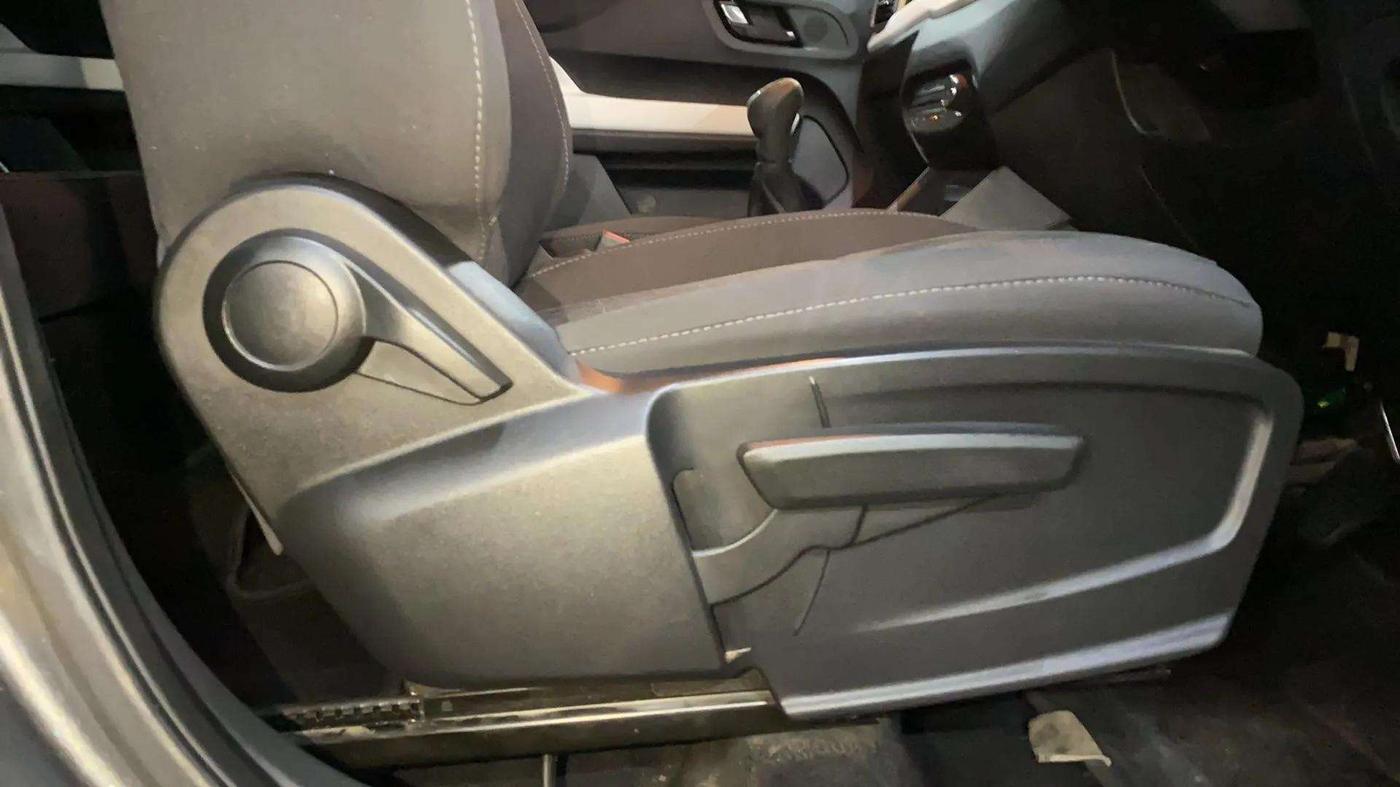 2022 Tata PUNCH ACCOMPLISHED MT, Petrol, Manual, 20,186 km, Driver Side Adjustment Panel