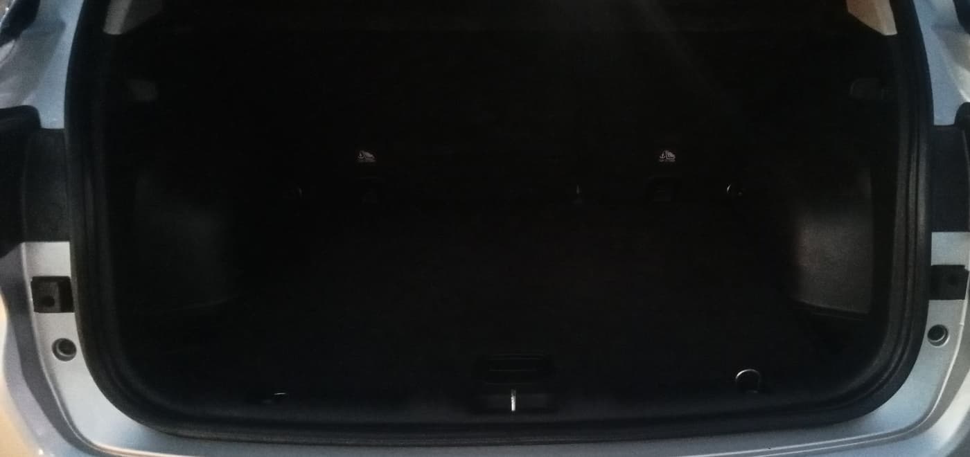 2018 Jeep Compass LIMITED (O) 1.4 PETROL AT, Petrol, Automatic, 75,947 km, Boot Inside
