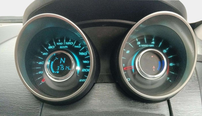 2020 Mahindra XUV500 W9, Diesel, Manual, 31,507 km, Odometer Image