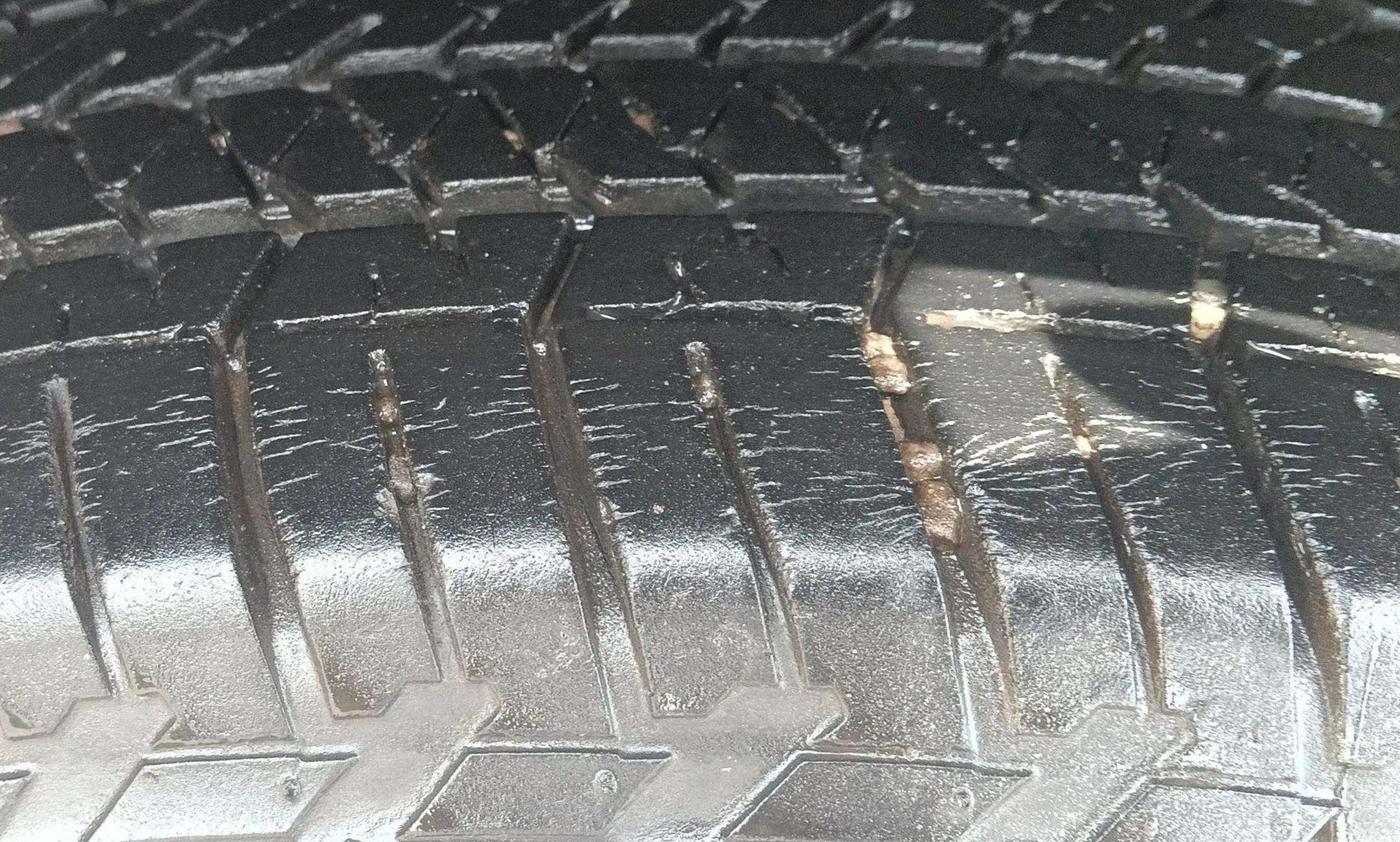 2020 Mahindra XUV500 W9, Diesel, Manual, 31,507 km, Right Rear Tyre Tread