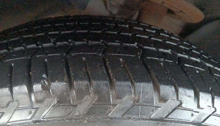 2020 Mahindra XUV500 W9, Diesel, Manual, 31,507 km, Right Front Tyre Tread