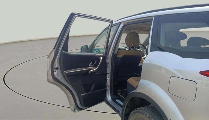 2020 Mahindra XUV500 W9, Diesel, Manual, 31,507 km, LHS Rear Door