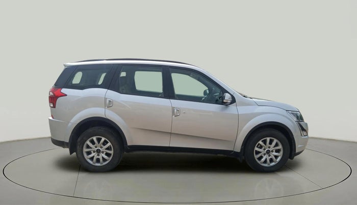 2020 Mahindra XUV500 W9, Diesel, Manual, 31,507 km, Right Side View