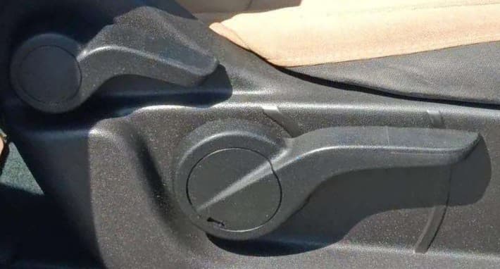 2020 Mahindra XUV500 W9, Diesel, Manual, 31,507 km, Driver Side Adjustment Panel