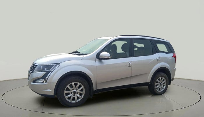 2020 Mahindra XUV500 W9, Diesel, Manual, 31,507 km, Left Front Diagonal