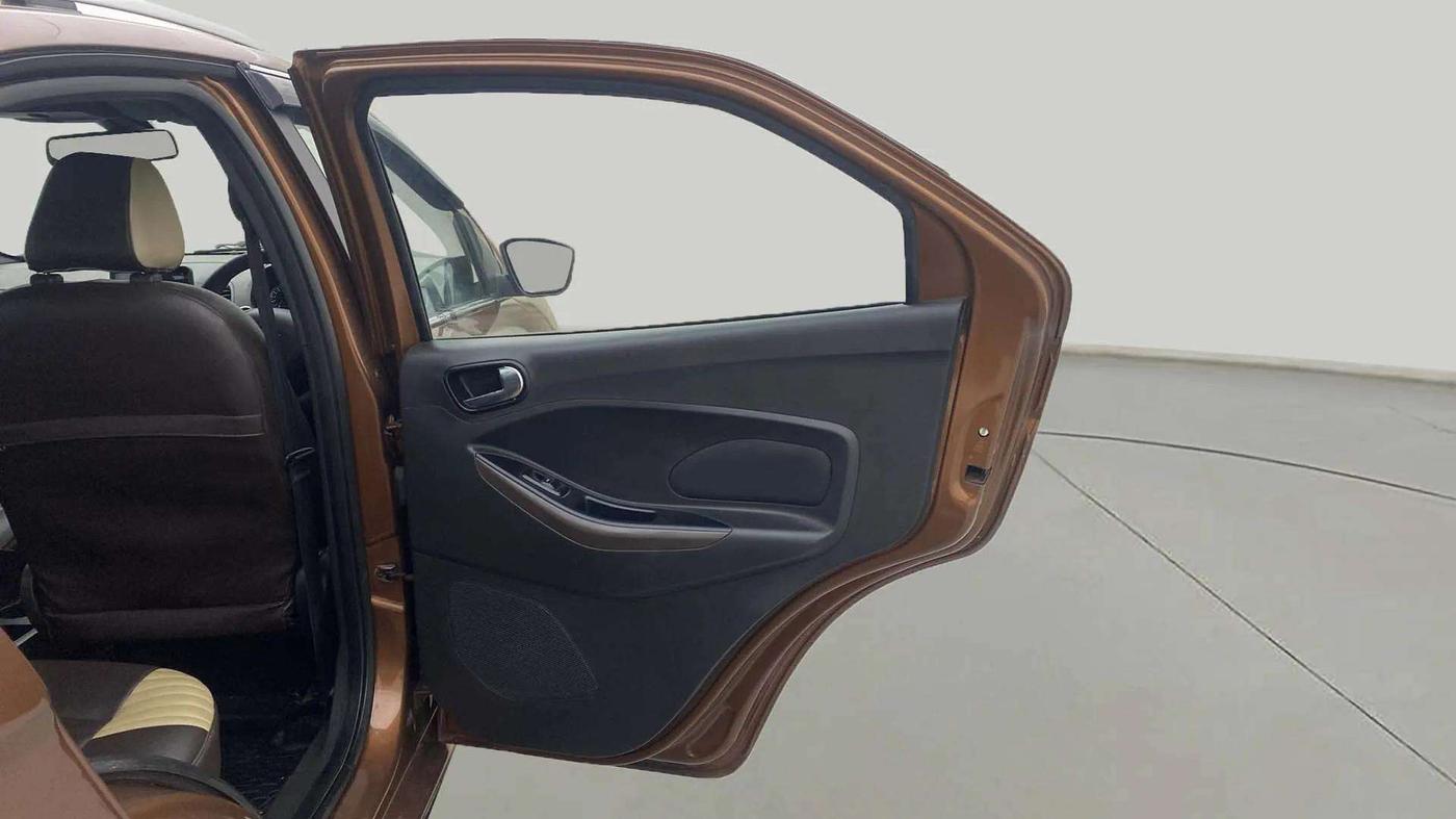 2018 Ford FREESTYLE TITANIUM 1.2 PETROL, Petrol, Manual, 26,908 km, RHS Rear Door
