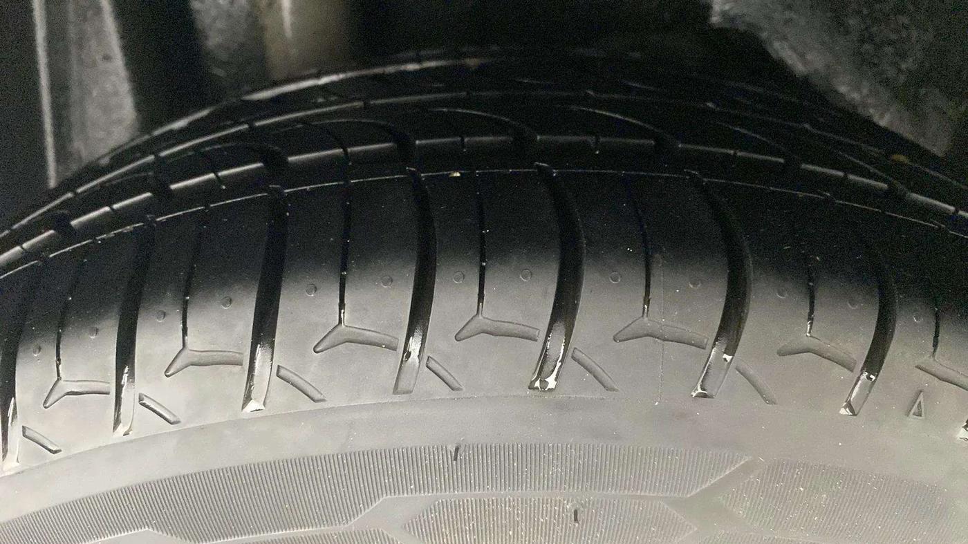 2018 Ford FREESTYLE TITANIUM 1.2 PETROL, Petrol, Manual, 26,908 km, Right Rear Tyre Tread