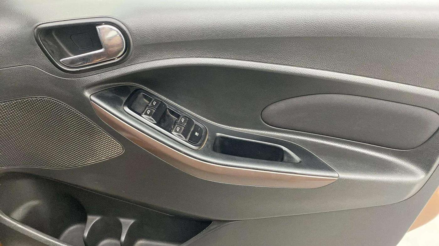 2018 Ford FREESTYLE TITANIUM 1.2 PETROL, Petrol, Manual, 26,908 km, Driver Side Door Panels Control