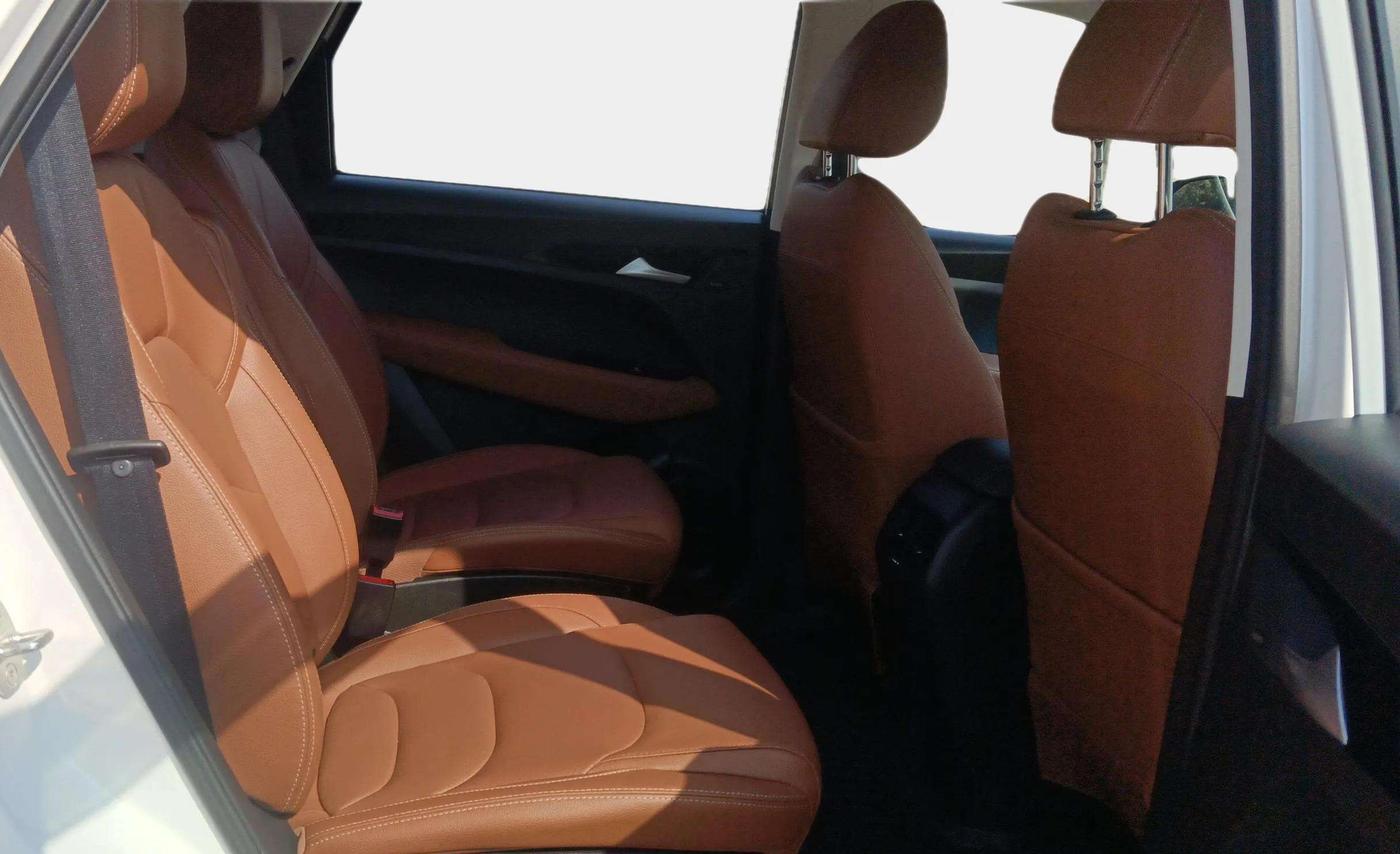 2022 MG HECTOR PLUS SHARP 1.5 PETROL TURBO CVT 6-STR, Petrol, Automatic, 4,733 km, Right Side Rear Door Cabin