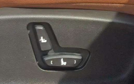 2022 MG HECTOR PLUS SHARP 1.5 PETROL TURBO CVT 6-STR, Petrol, Automatic, 4,733 km, Driver Side Adjustment Panel