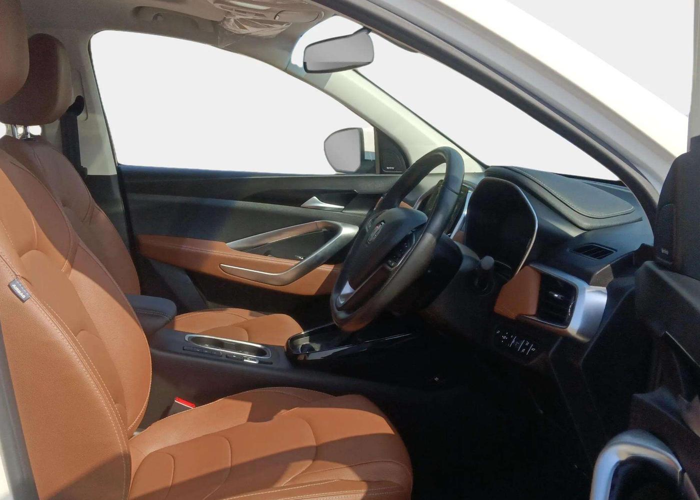 2022 MG HECTOR PLUS SHARP 1.5 PETROL TURBO CVT 6-STR, Petrol, Automatic, 4,733 km, Right Side Front Door Cabin