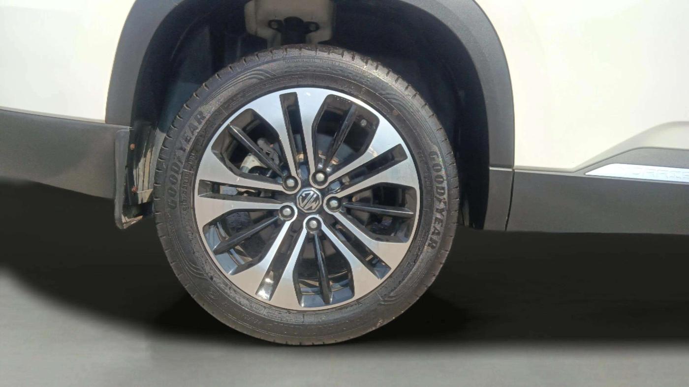 2022 MG HECTOR PLUS SHARP 1.5 PETROL TURBO CVT 6-STR, Petrol, Automatic, 4,733 km, Right Rear Wheel