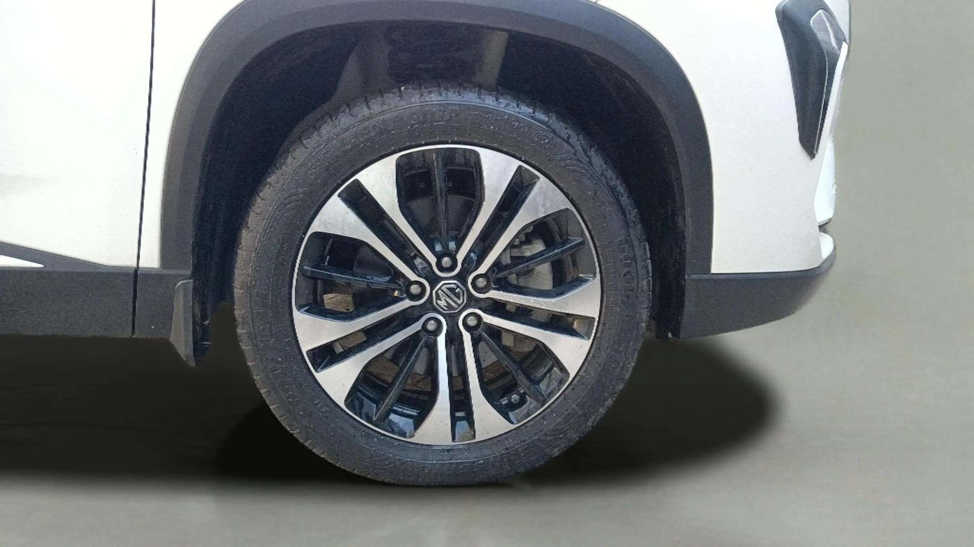2022 MG HECTOR PLUS SHARP 1.5 PETROL TURBO CVT 6-STR, Petrol, Automatic, 4,733 km, Right Front Wheel