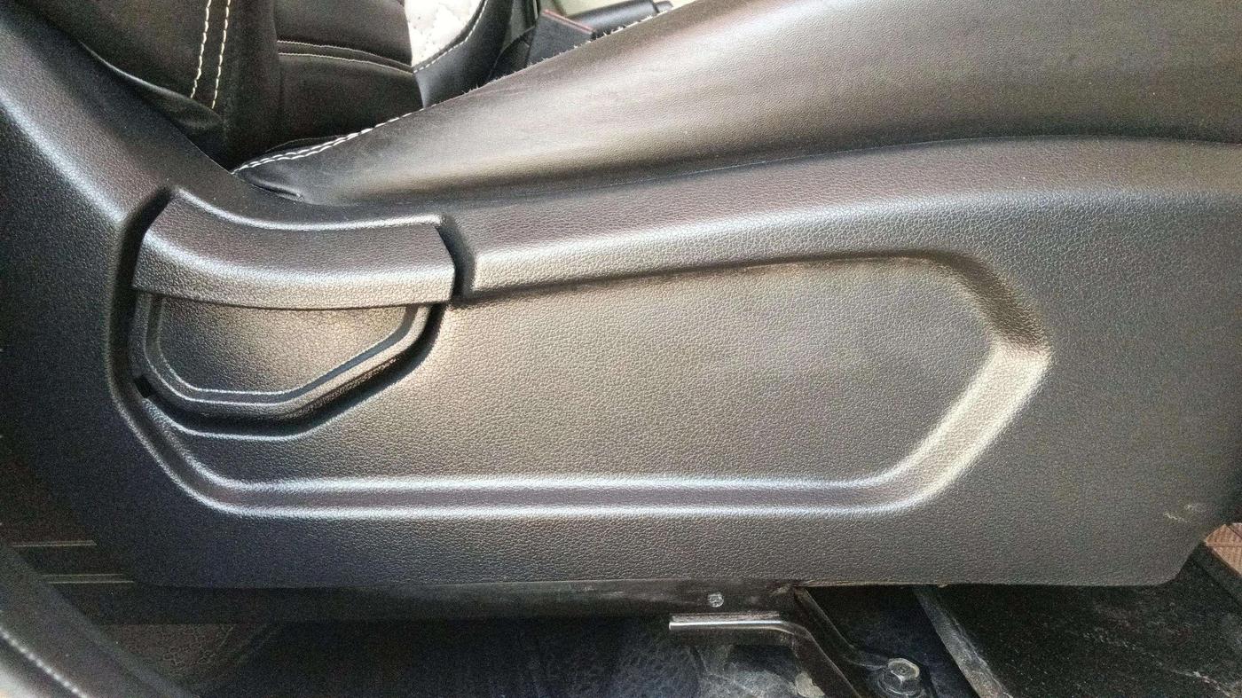 2023 Hyundai VENUE S 1.2, Petrol, Manual, 20,272 km, Driver Side Adjustment Panel