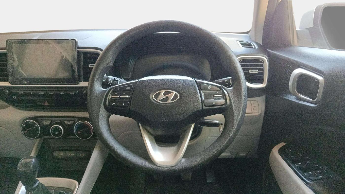 2023 Hyundai VENUE S 1.2, Petrol, Manual, 20,272 km, Steering Wheel Close Up