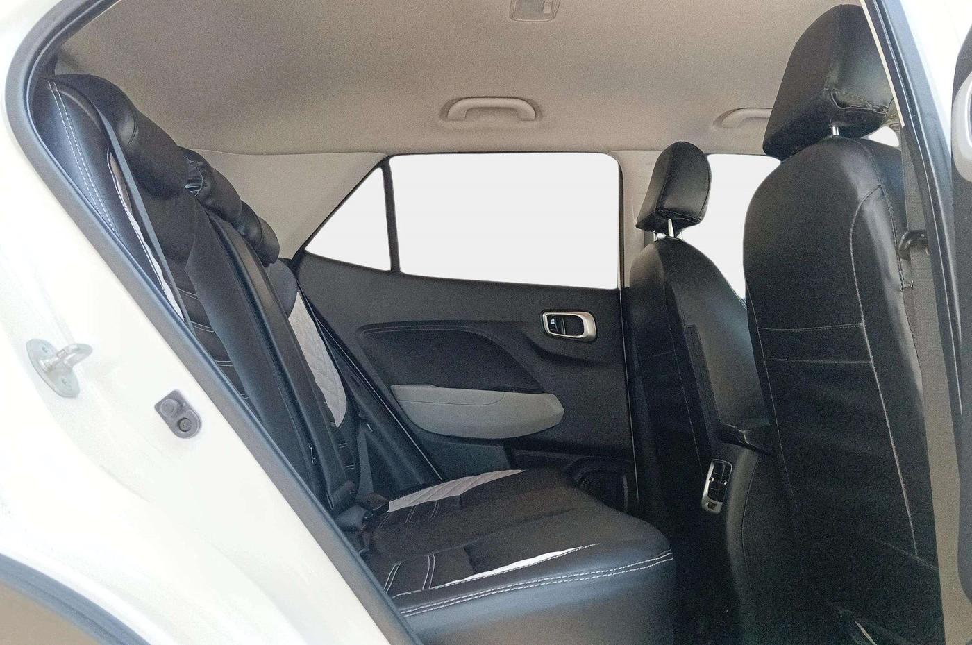 2023 Hyundai VENUE S 1.2, Petrol, Manual, 20,272 km, Right Side Rear Door Cabin