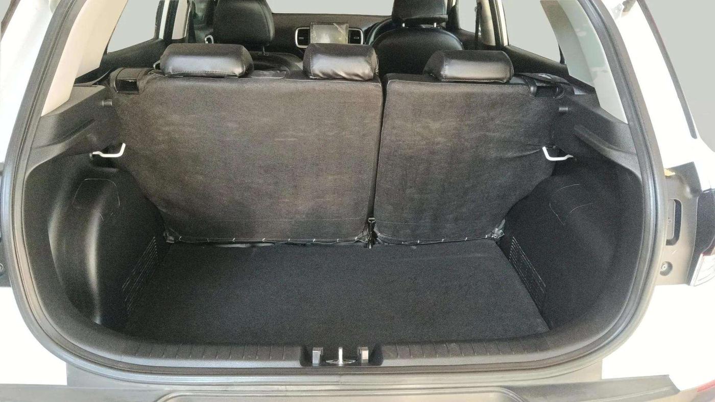 2023 Hyundai VENUE S 1.2, Petrol, Manual, 20,272 km, Boot Inside