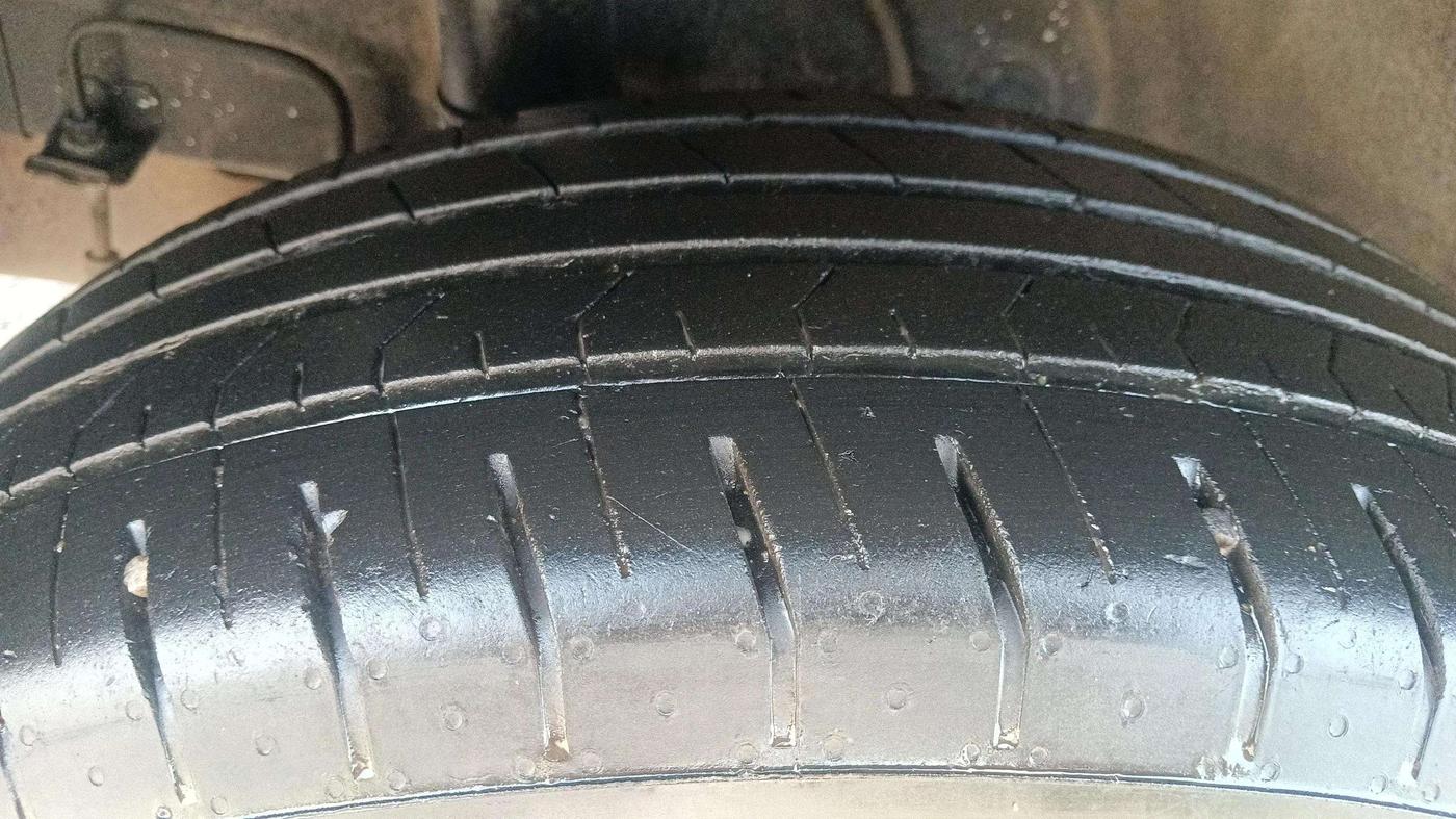 2023 Hyundai VENUE S 1.2, Petrol, Manual, 20,272 km, Right Rear Tyre Tread