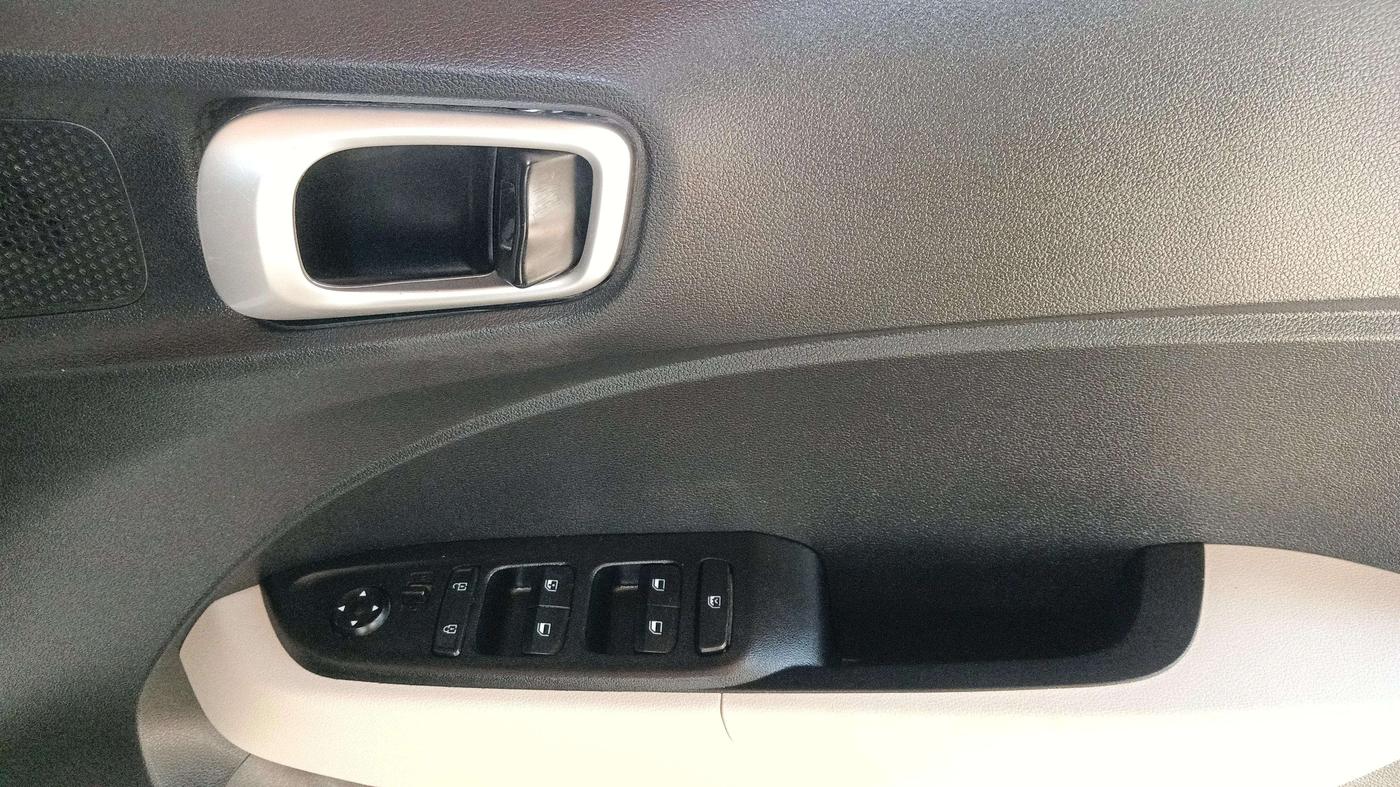 2023 Hyundai VENUE S 1.2, Petrol, Manual, 20,272 km, Driver Side Door Panels Control