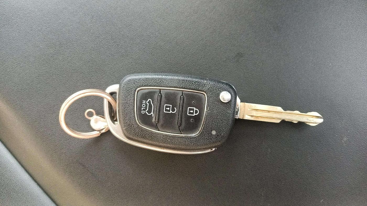 2023 Hyundai VENUE S 1.2, Petrol, Manual, 20,272 km, Key Close Up
