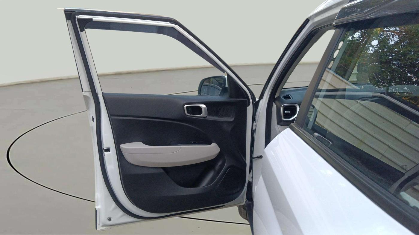 2023 Hyundai VENUE S 1.2, Petrol, Manual, 20,272 km, LHS Front Door