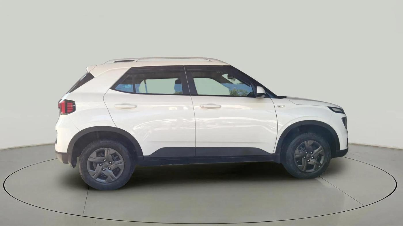 2023 Hyundai VENUE S 1.2, Petrol, Manual, 20,272 km, Right Side View