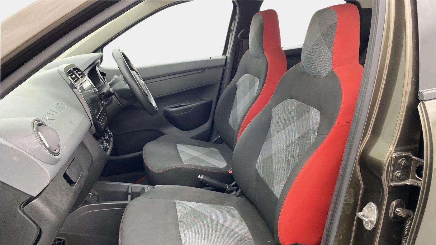 2020 Renault Kwid RXT 1.0 AMT (O), Petrol, Automatic, 33,591 km, Right Side Front Door Cabin