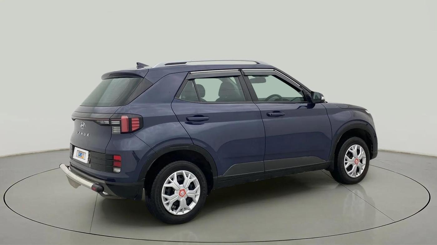 2022 Hyundai VENUE S(O) 1.2, Petrol, Manual, 27,415 km, Right Back Diagonal