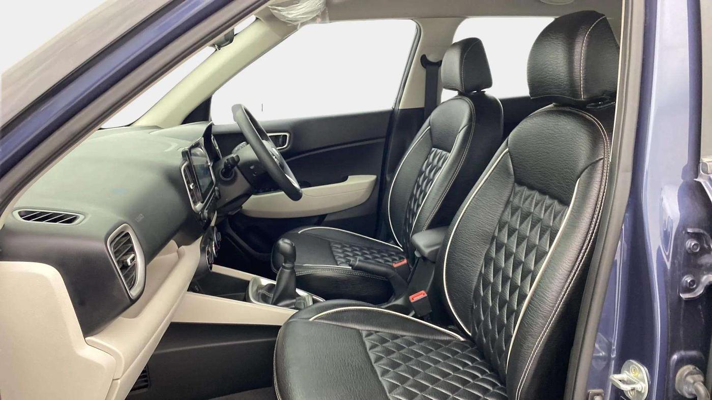 2022 Hyundai VENUE S(O) 1.2, Petrol, Manual, 27,415 km, Right Side Front Door Cabin