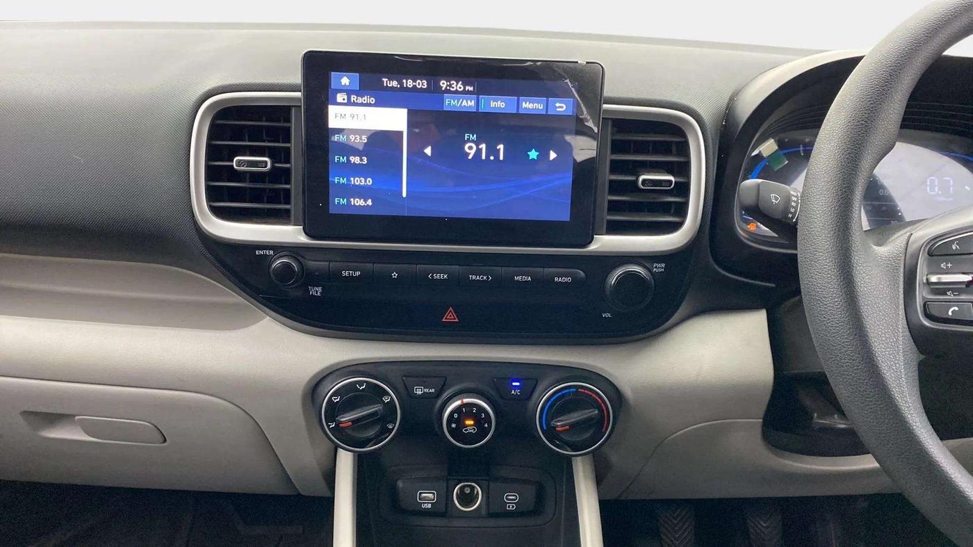 2022 Hyundai VENUE S(O) 1.2, Petrol, Manual, 27,415 km, Air Conditioner