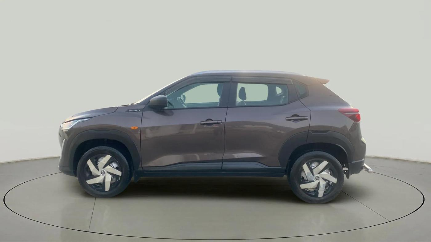 2023 Nissan MAGNITE XE, Petrol, Manual, 6,553 km, Left Side
