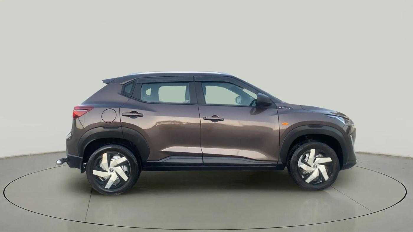 2023 Nissan MAGNITE XE, Petrol, Manual, 6,553 km, Right Side