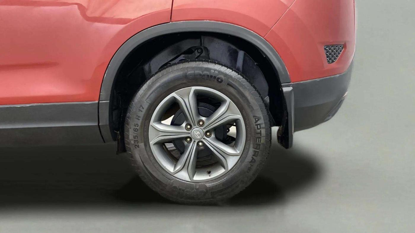 2021 Tata Harrier XT PLUS 2.0L KRYOTEC, Diesel, Manual, 44,141 km, Left Rear Wheel