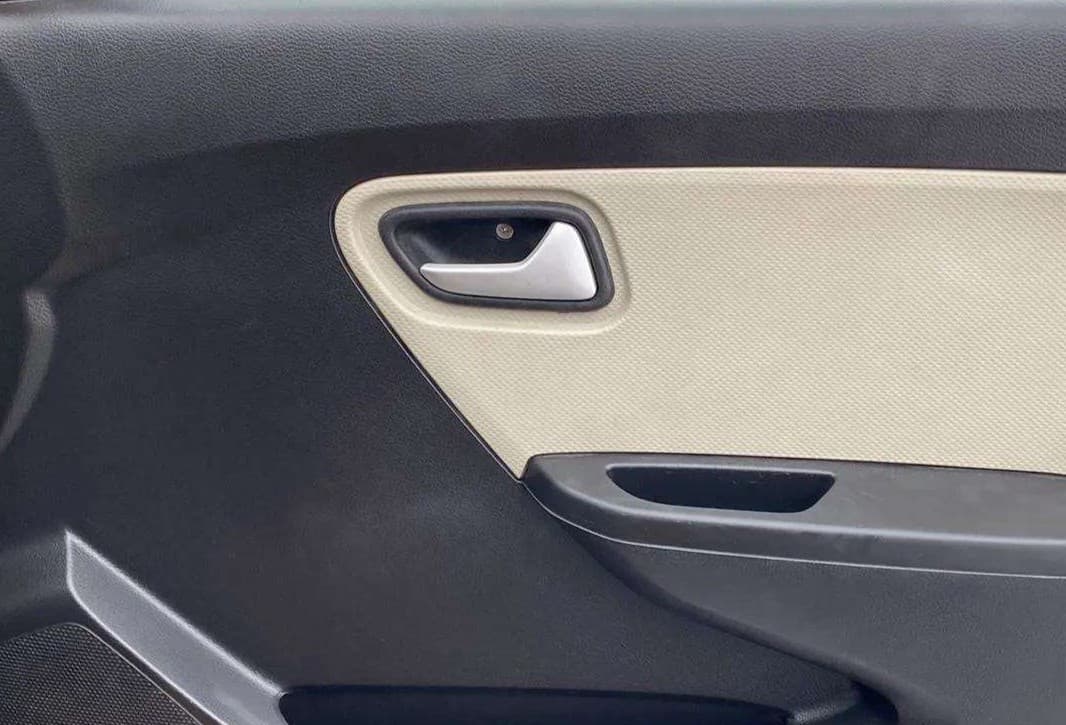 2021 Maruti Alto VXI, Petrol, Manual, 14,960 km, Driver Side Door Panels Control