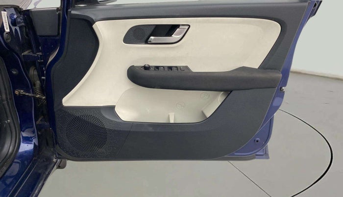 2022 Tata ALTROZ XZ PETROL, Petrol, Manual, 14,717 km, Driver Side Door Panels Control