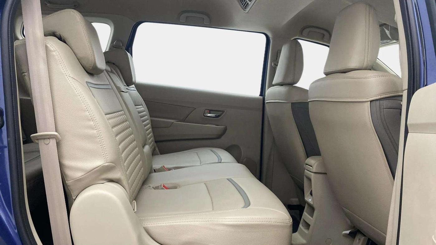 2023 Maruti Ertiga ZXI+ SHVS, Petrol, Manual, 14,717 km, Right Side Rear Door Cabin