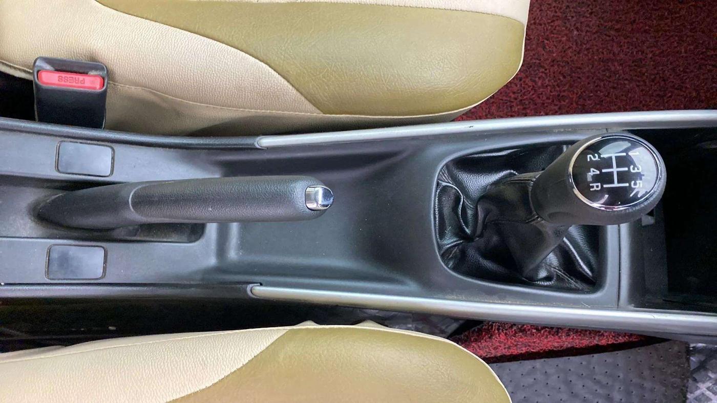 2018 Maruti Baleno ZETA PETROL 1.2, Petrol, Manual, 56,179 km, Gear Lever