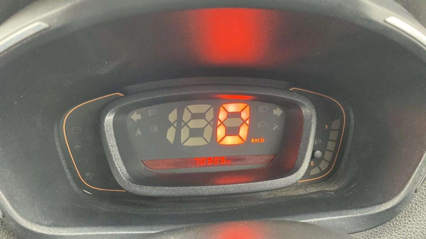 2017 Renault Kwid CLIMBER 1.0, Petrol, Manual, 71,083 km, Odometer Image