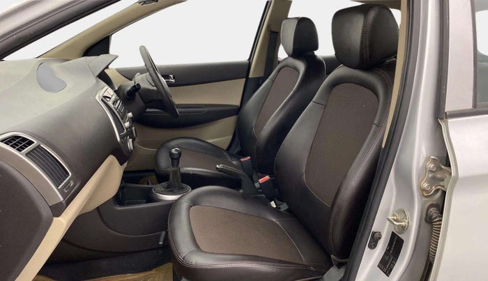 2013 Hyundai i20 MAGNA 1.2, Petrol, Manual, 11,972 km, Right Side Front Door Cabin