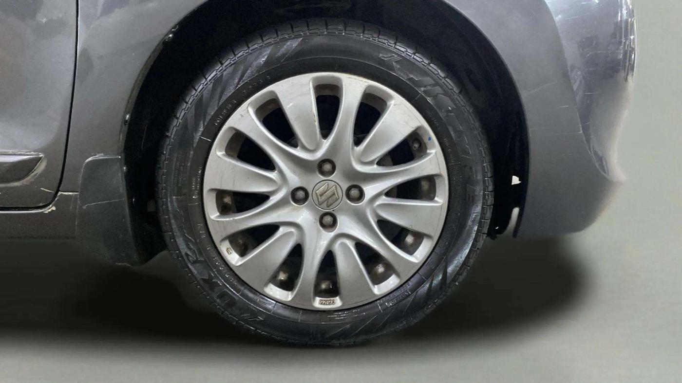 2016 Maruti Baleno ZETA PETROL 1.2, Petrol, Manual, 79,855 km, Right Front Wheel