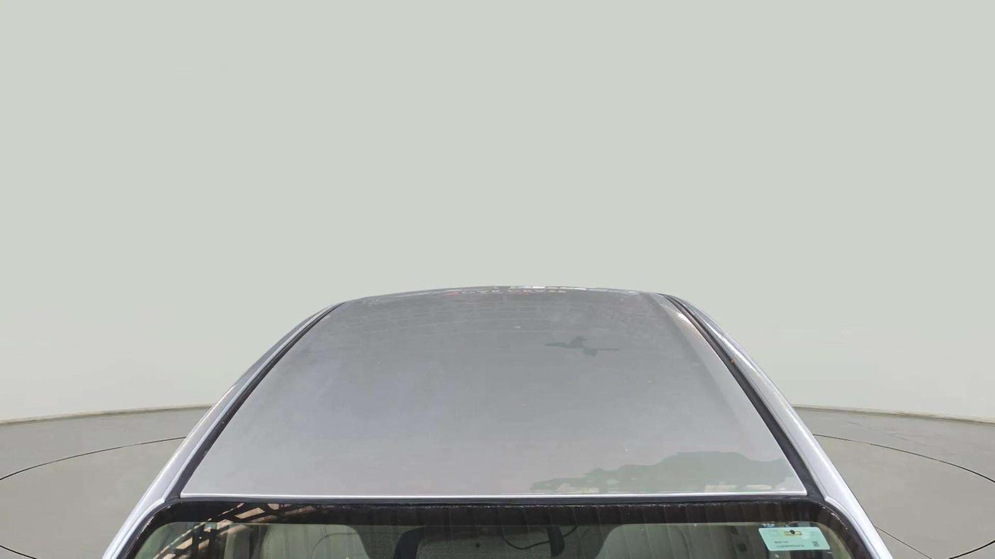 2017 Maruti Dzire VDI, Diesel, Manual, 1,02,066 km, Roof