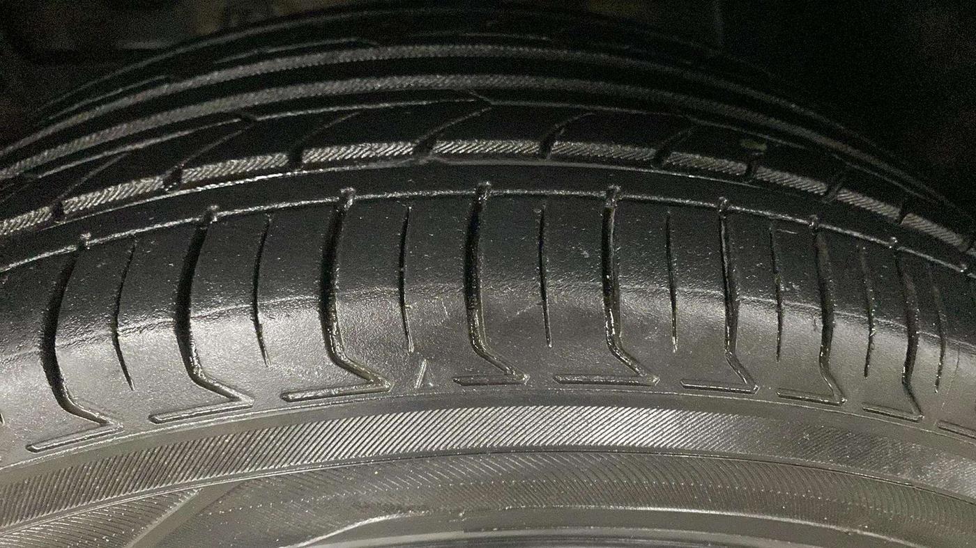 2017 Maruti Vitara Brezza VDI, Diesel, Manual, 78,753 km, Left Front Tyre Tread
